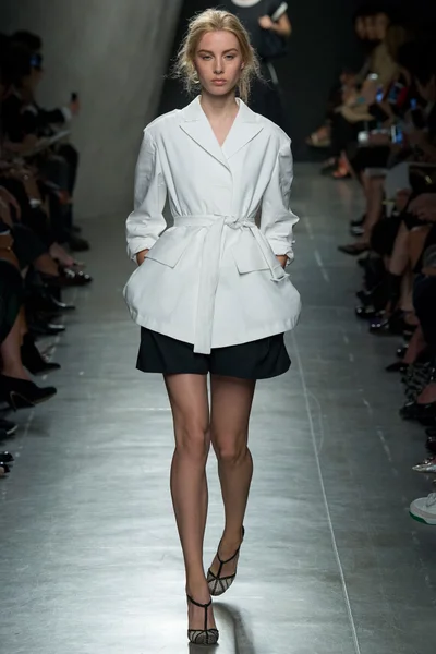 Look 13